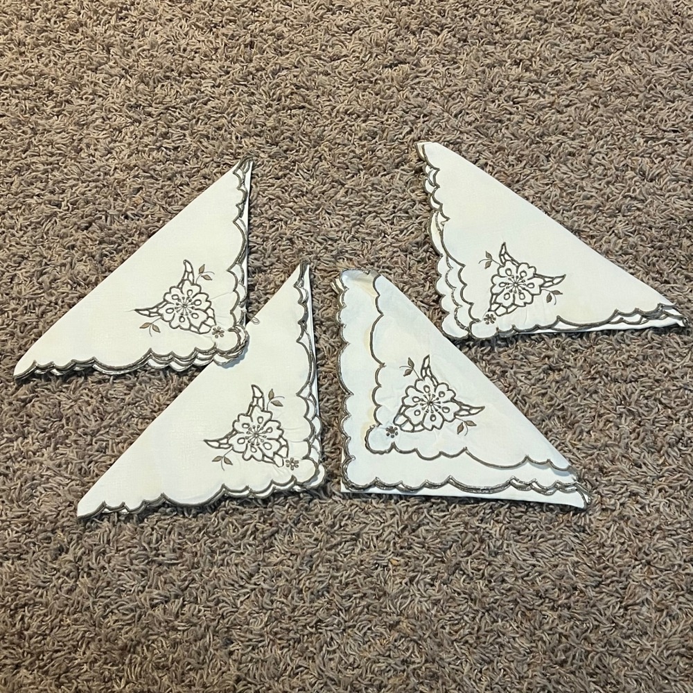 Vintage‎ White Linen Napkins Set 4 Scalloped Edge Grey Floral Embroidery Square